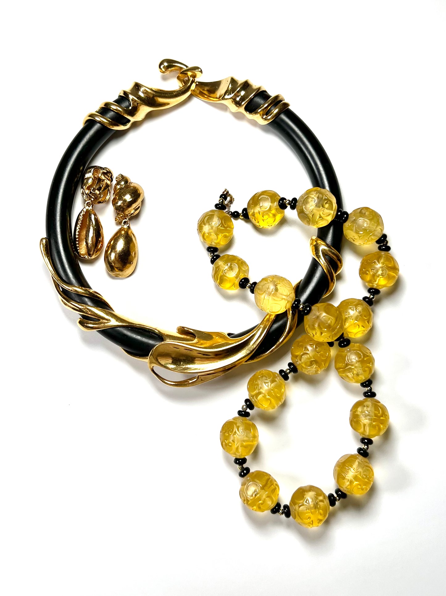 Lucite Yellow and Black Beaded Necklace